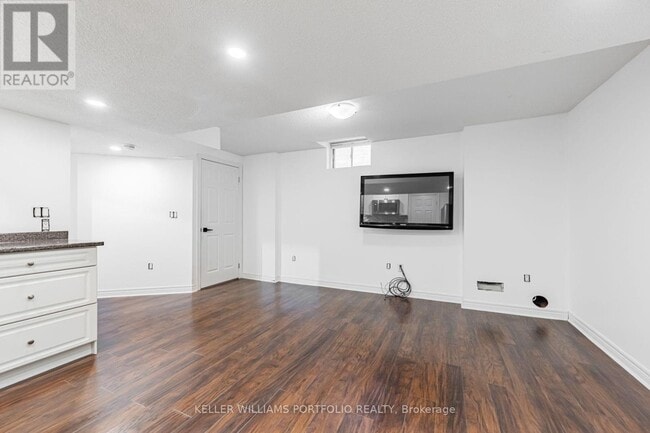 Building Photo - 131 Bachman Dr