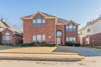 Building Photo - 3648 Blue Spruce Dr