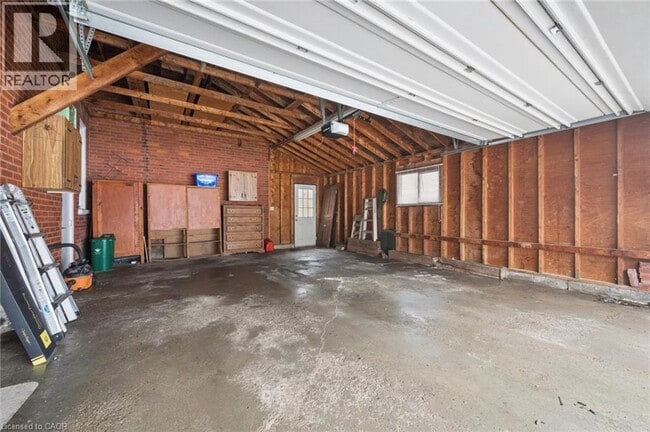 Photo du bâtiment - 10 Hampton St