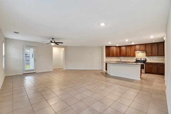 Building Photo - 9403 Castillo Ct