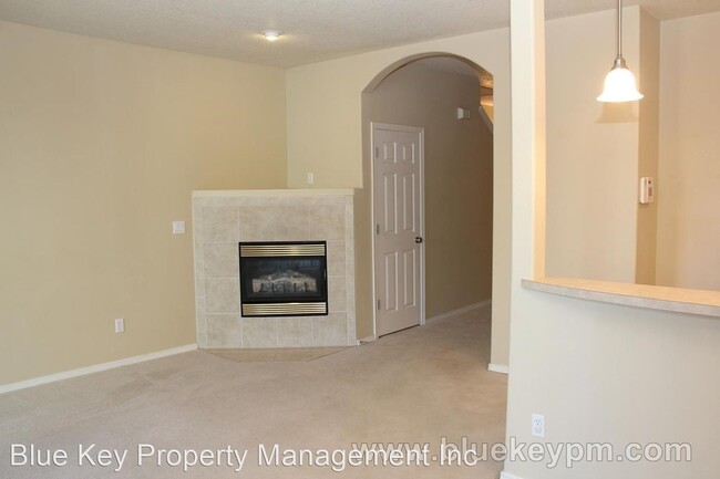 Building Photo - 3 br, 2.5 bath House - 8100 NE 104th Circl...
