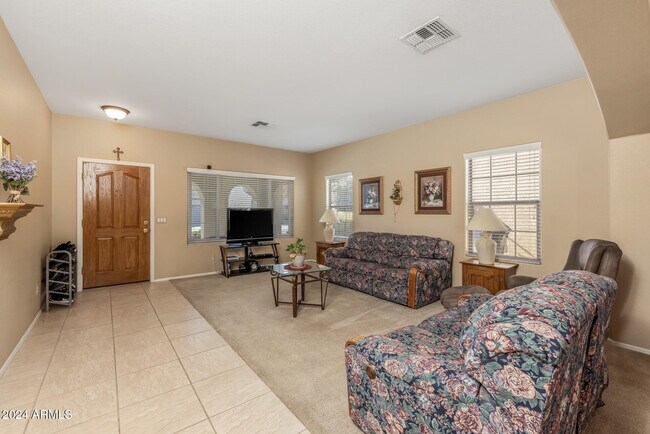 Foto del edificio - 16170 W Port Royale Ln