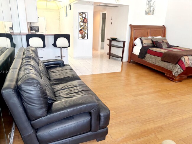 Foto del edificio - 100 Lincoln Rd