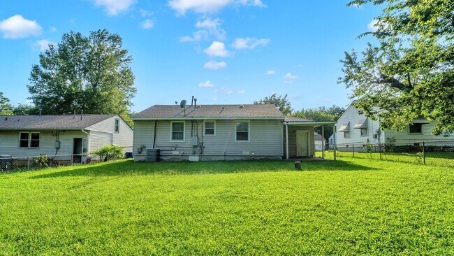 Building Photo - 2 Bed 1 Bath Rental Home - Tulsa