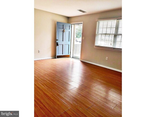 Foto del edificio - 321 N Governors Ave