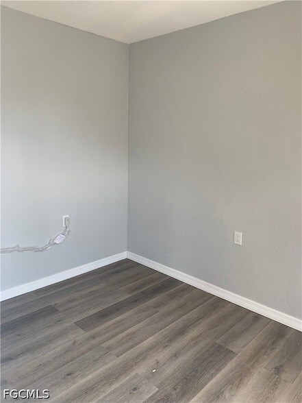 Foto del edificio - 2117 Mitchell Ct