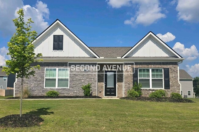Building Photo - 714 Woody Dr
