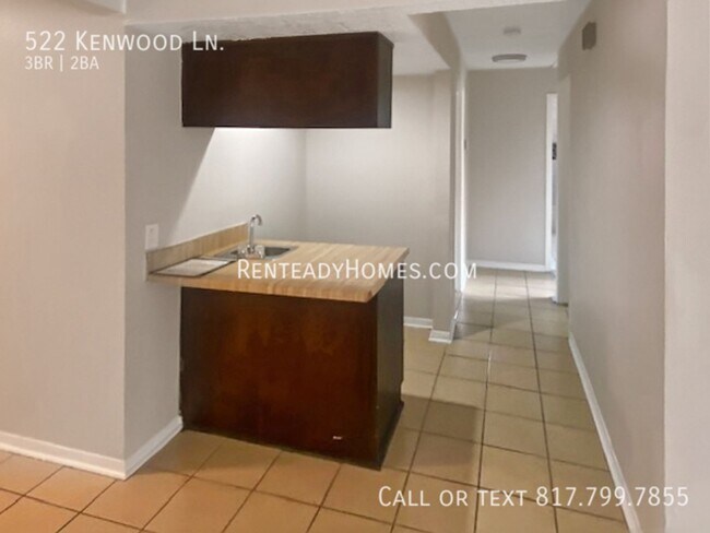 Building Photo - 522 Kenwood Ln