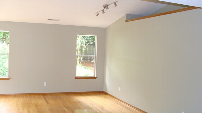 Foto del edificio - Charming Hazel Dell Ranch Home