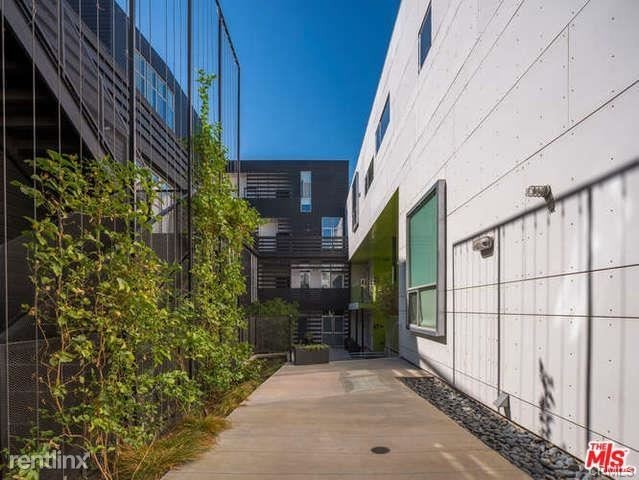 Foto principal - 825 N Kings Rd