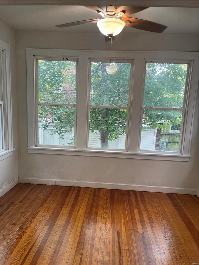 Foto del edificio - 3704 Fairview Ave