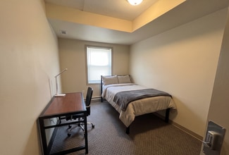 Building Photo - 251-251 Lester St