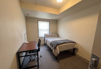 Building Photo - 251-251 Lester St