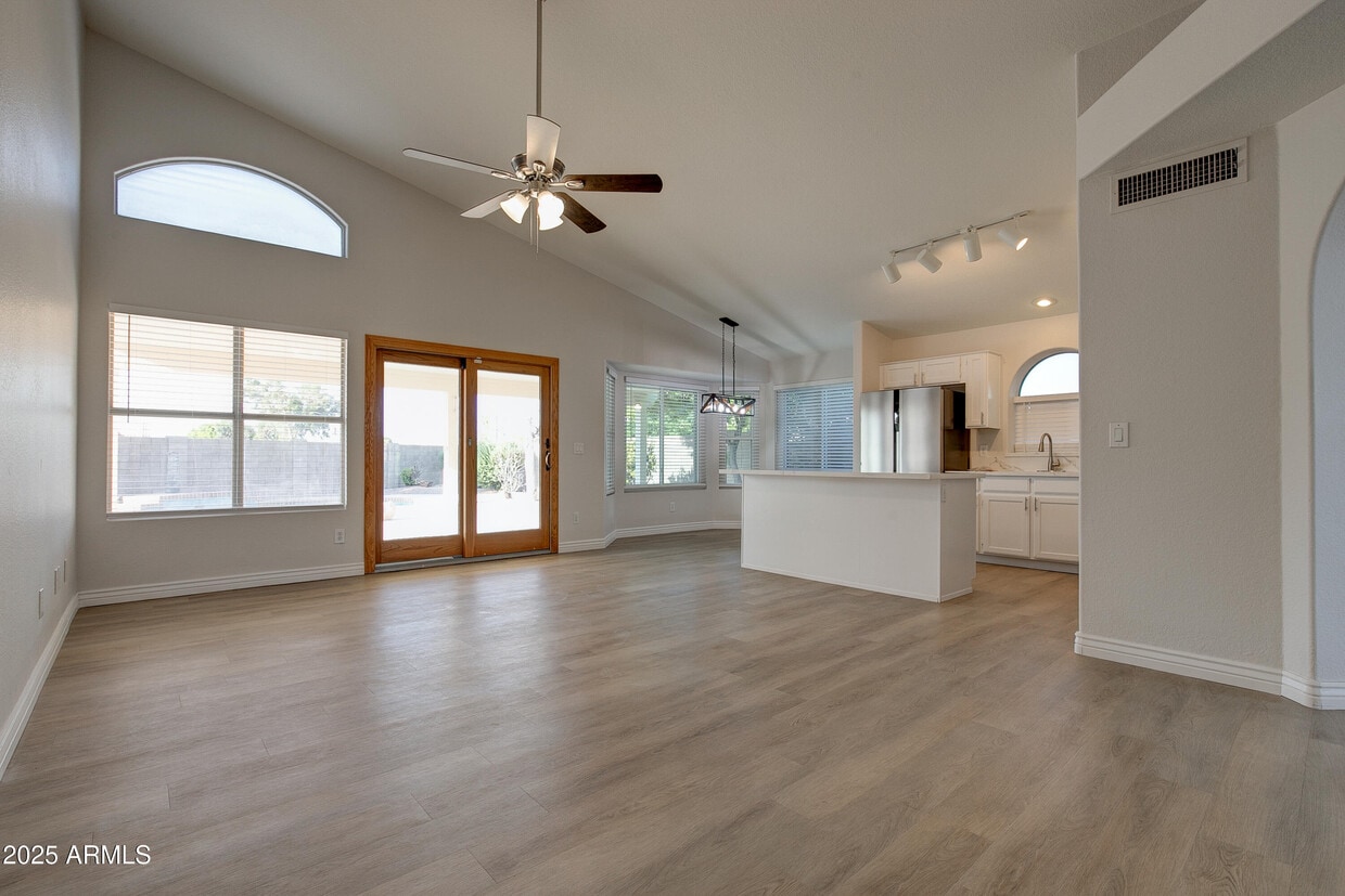Foto principal - 9859 W Potter Dr