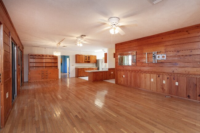 Foto del edificio - 331 Roberts Rd