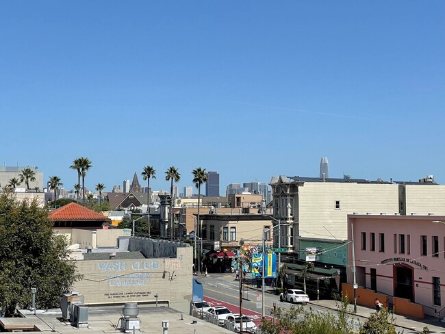 Building Photo - 2960 Mission St