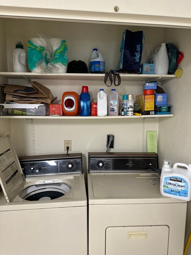 Building Photo - 215 Pheasant Run Dr