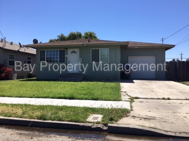 Primary Photo - 218 Benito St