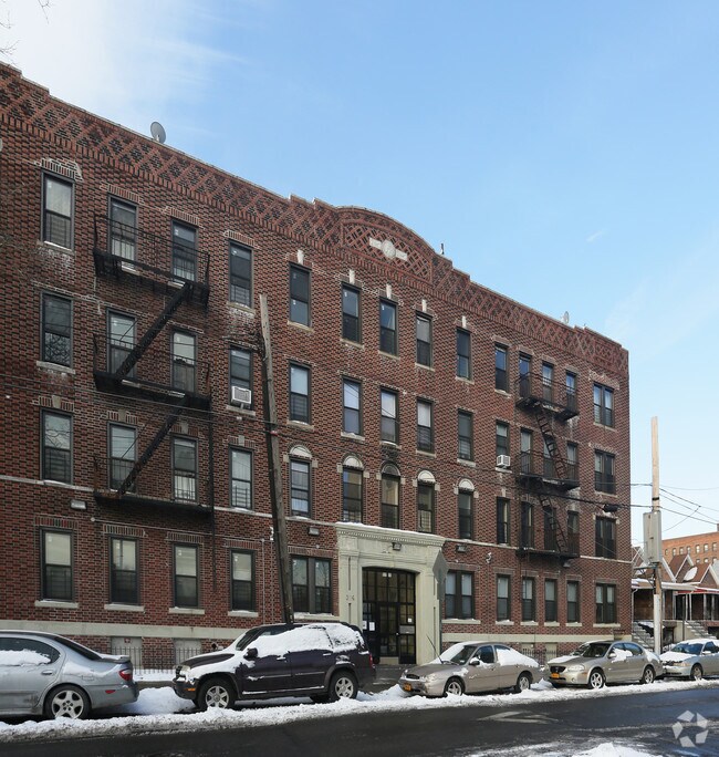 Building Photo - 386 E 94th St