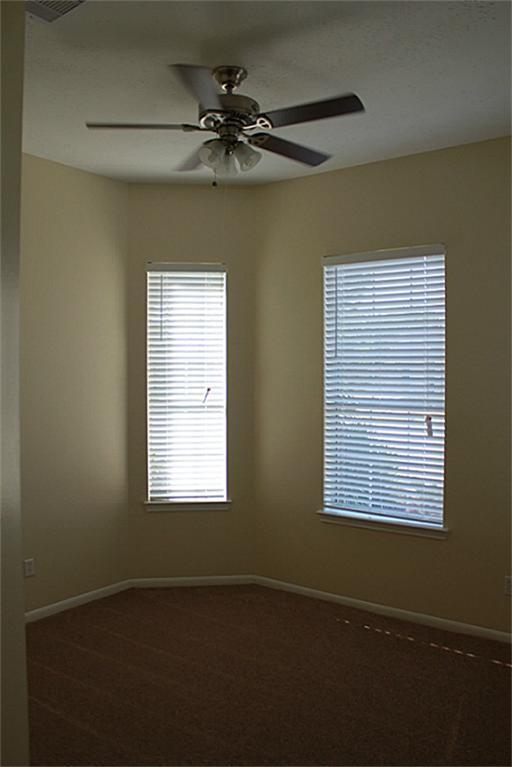 Building Photo - 5240 Pinewood Terrace