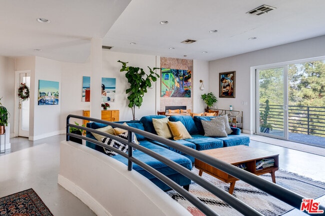 Building Photo - 467 Canyon Vista Dr