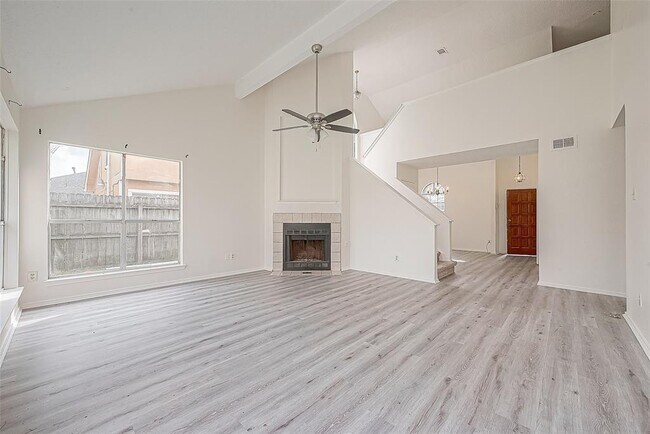 Building Photo - 9323 Spindlewood Dr