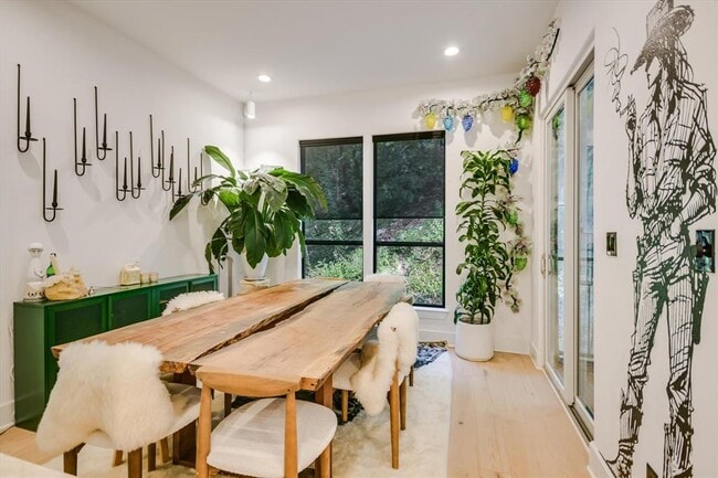 Foto del edificio - 1529 Barton Springs Rd