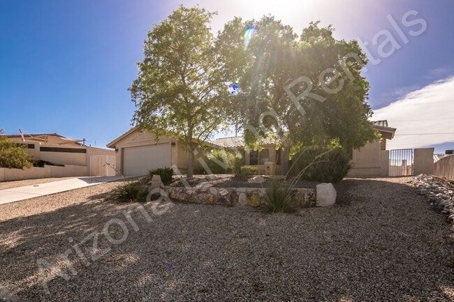 Building Photo - UNIQUE SOUTHSIDE FOUR BEDROOM HOME