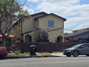 Building Photo - 10218 San Pedro St