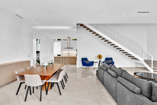 Building Photo - 3750 Yacht Club Dr