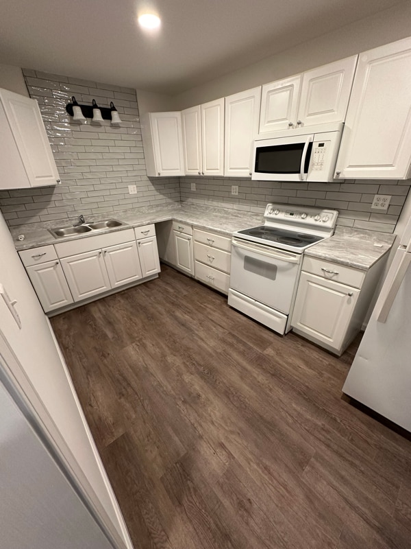 Building Photo - 301 Spring Hollow Rd