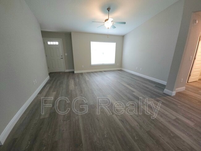 Foto del edificio - 8140 N Elkcam Blvd