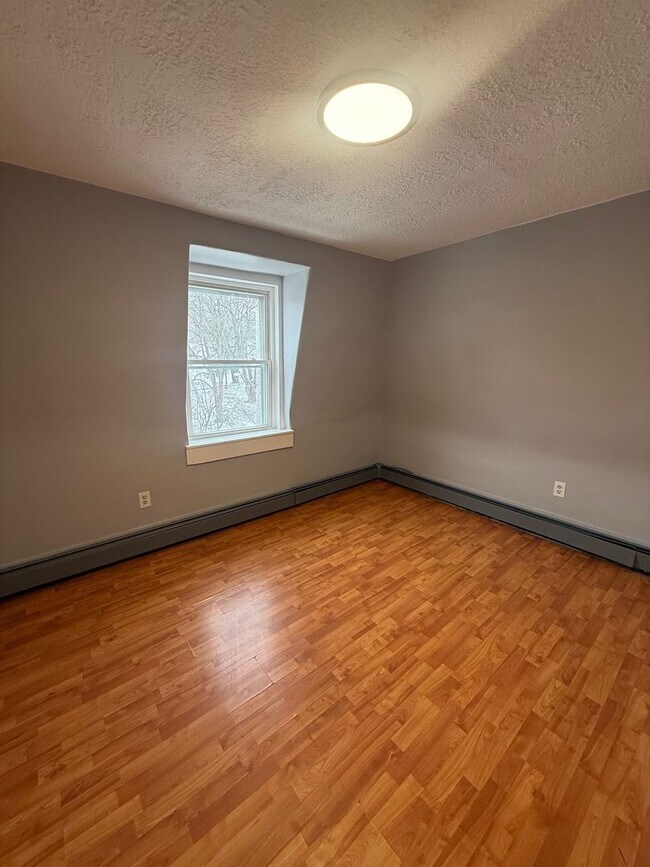 Foto del edificio - 104 Dubois St