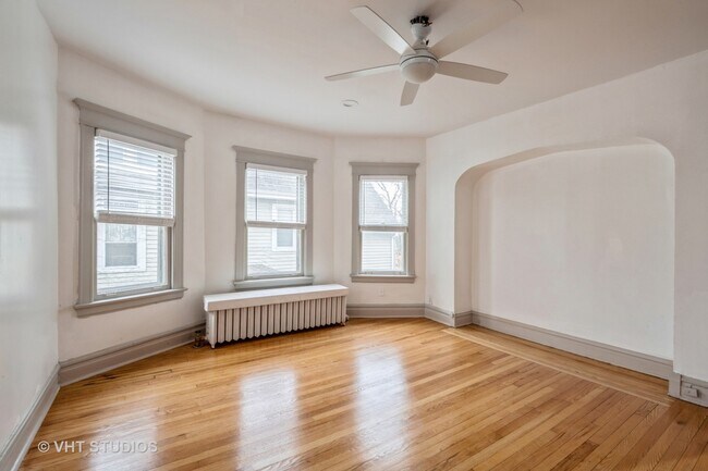Building Photo - 443 Marengo Ave