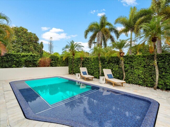 Foto del edificio - 825 SW 23rd Rd