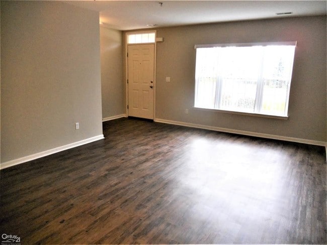 Building Photo - 49144 E Woods Dr