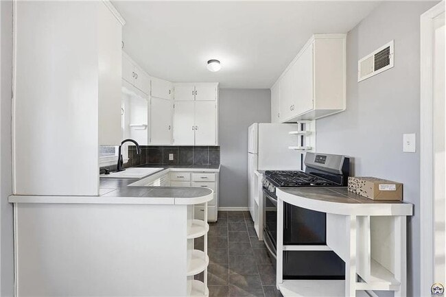 Foto del edificio - 2116 SW Plass Ave