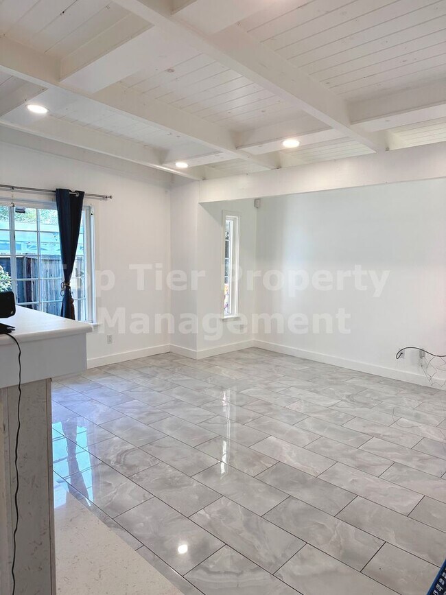 Foto del edificio - Very Nice 4 Bed, 2 Bath, 1,546 Sqft Concord House Available 03/15 For Lease!