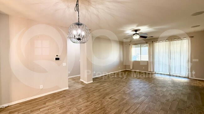 Foto del edificio - 142 W Leatherwood Ave