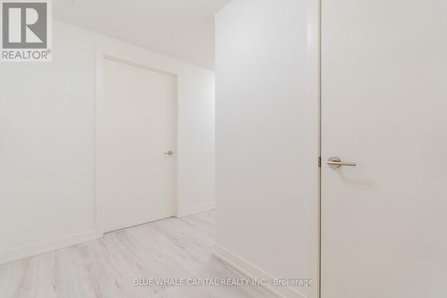 Photo du bâtiment - 110 Broadway Ave