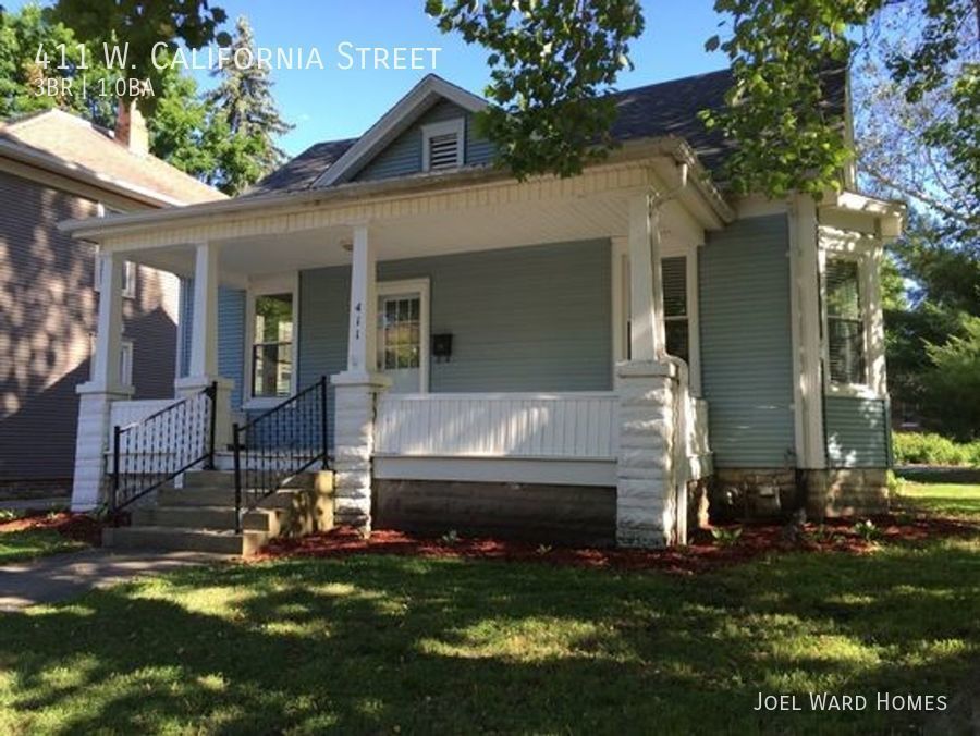 Primary Photo - Vintage home in ideal location