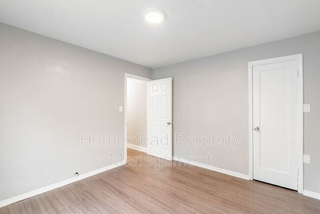 Building Photo - 3241 Cashion Pl