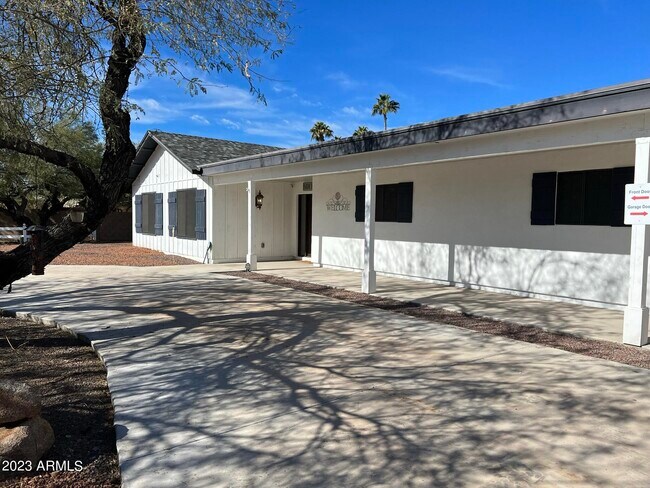 Building Photo - 8108 E Gary Rd