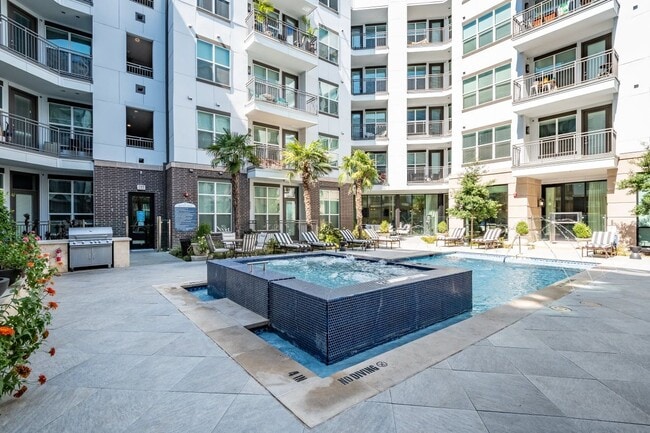 Building Photo - Luxia Swiss Avenue