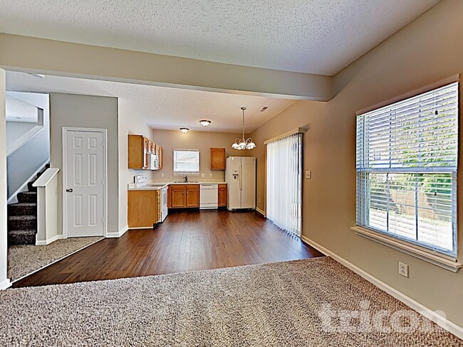 Building Photo - 3916 Roundwood Dr