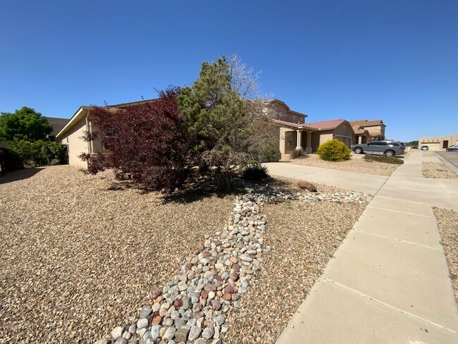 Foto del edificio - 3 Bedroom Single Story Home Available Near...