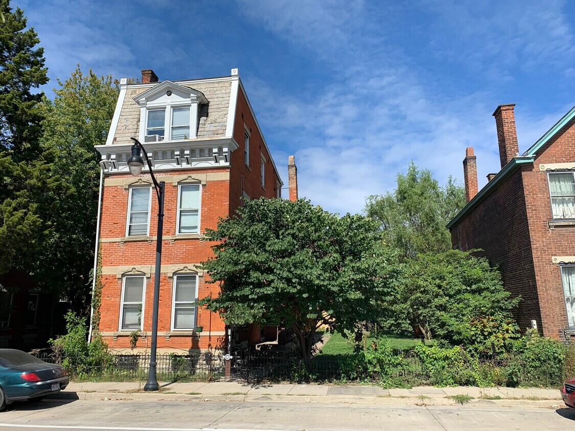 Foto principal - 416 W Martin Luther King Jr Blvd