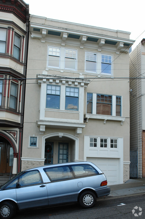 Primary Photo - Russian Hill Flats