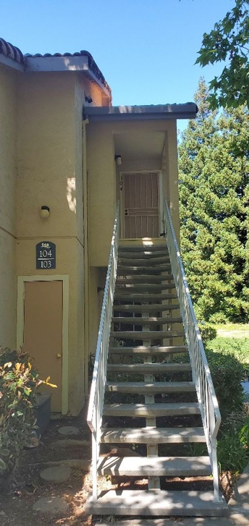 Building Photo - Gorgeous 2 Bed 2 Bath Condo in Hercules!! ...