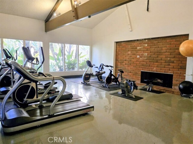 Foto del edificio - 1101 W MacArthur Blvd